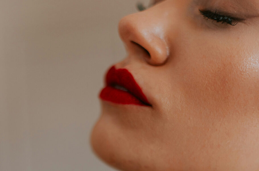 woman with red lipstick